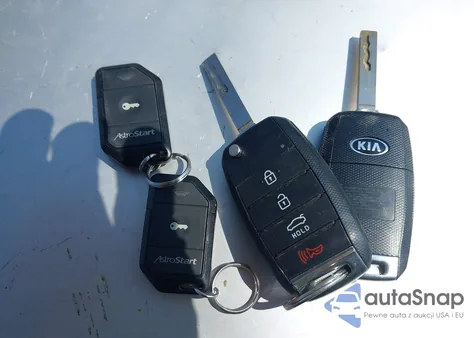 2017 Kia Optima Lx from USA, damaged, VIN 5XXGT4L3XHG147391